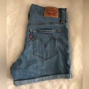 Levi’s shorts, size 27